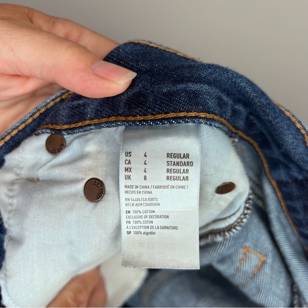 SIZE 4 AMERICAN EAGLE Girlfriend High Rise Ripped Jeans! - Picture 4 of 7